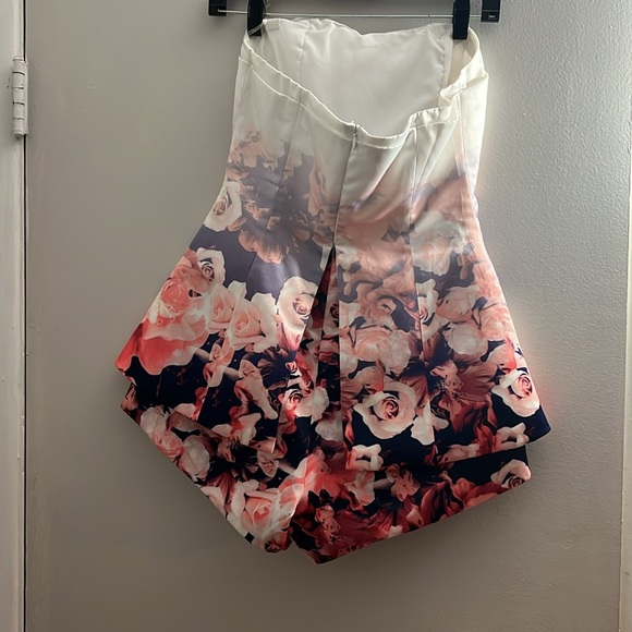 L’ATISTE BY AMY Floral Romper size S - Picture 5 of 9